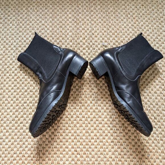 SALVATORE FERRAGAMO Ankle Boots, Black Leather, Low Heel, size 6.5 - Picture 6 of 10